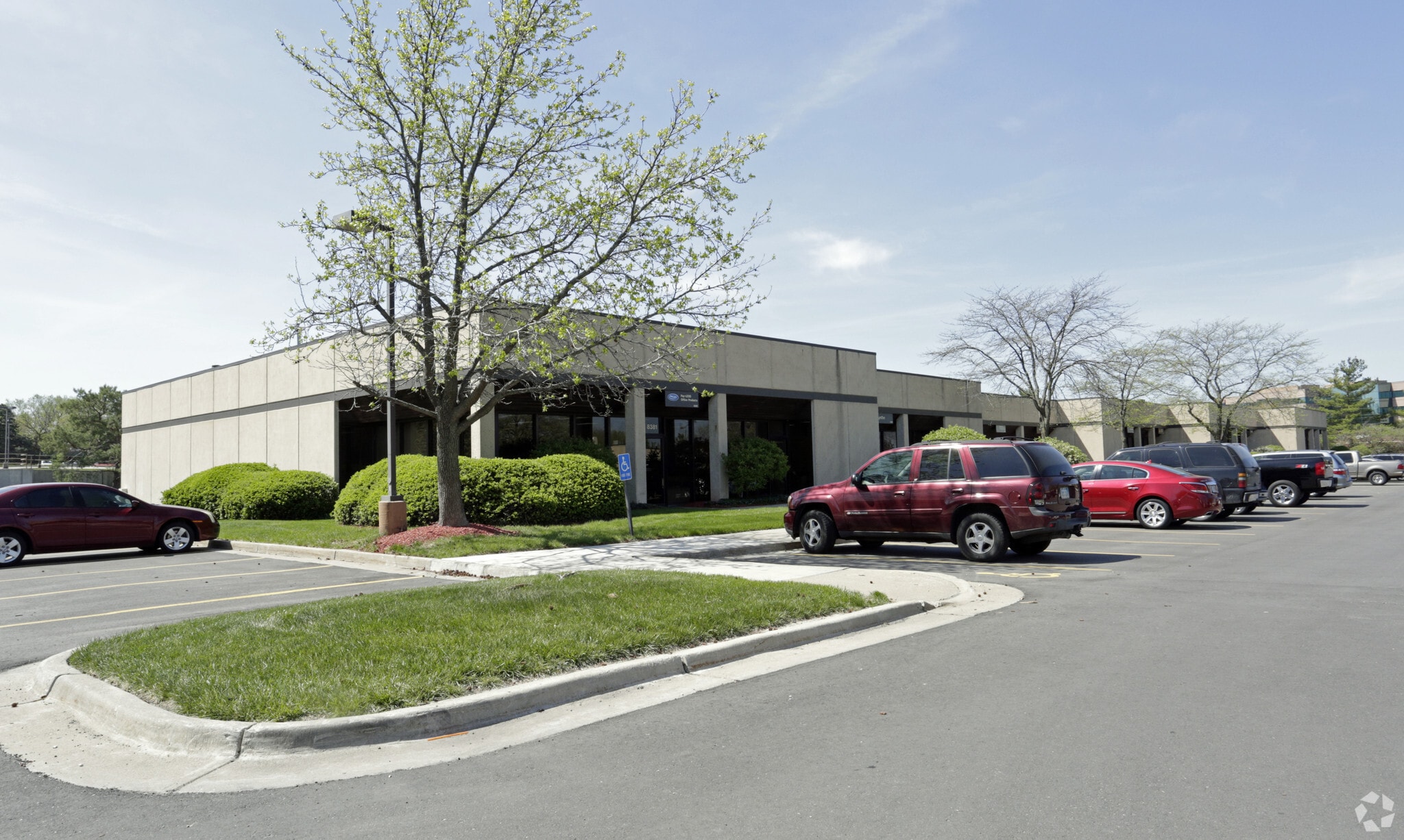 8381-8405 Melrose Dr, Lenexa, KS for lease Primary Photo- Image 1 of 8