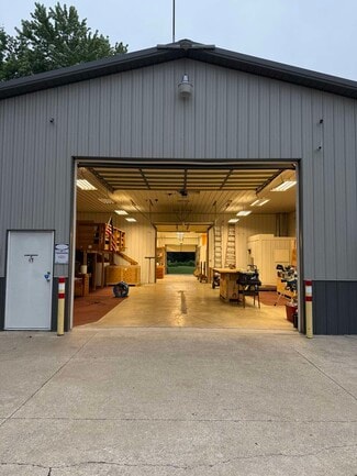 Plus de détails pour 2414 Batestown Rd, Danville, IL - Flex à vendre