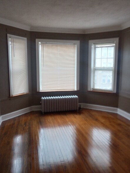 8054 S Ingleside Ave, Chicago, IL à vendre - Photo intérieure - Image 3 de 18