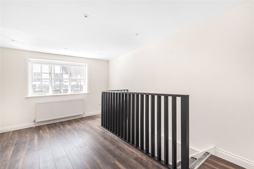 198 High St, Barnet à vendre - Photo intérieure - Image 2 de 25
