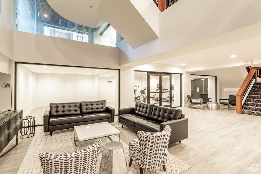 111 W 5th St, Tulsa, OK for lease - Interior Photo - Image 2 of 5