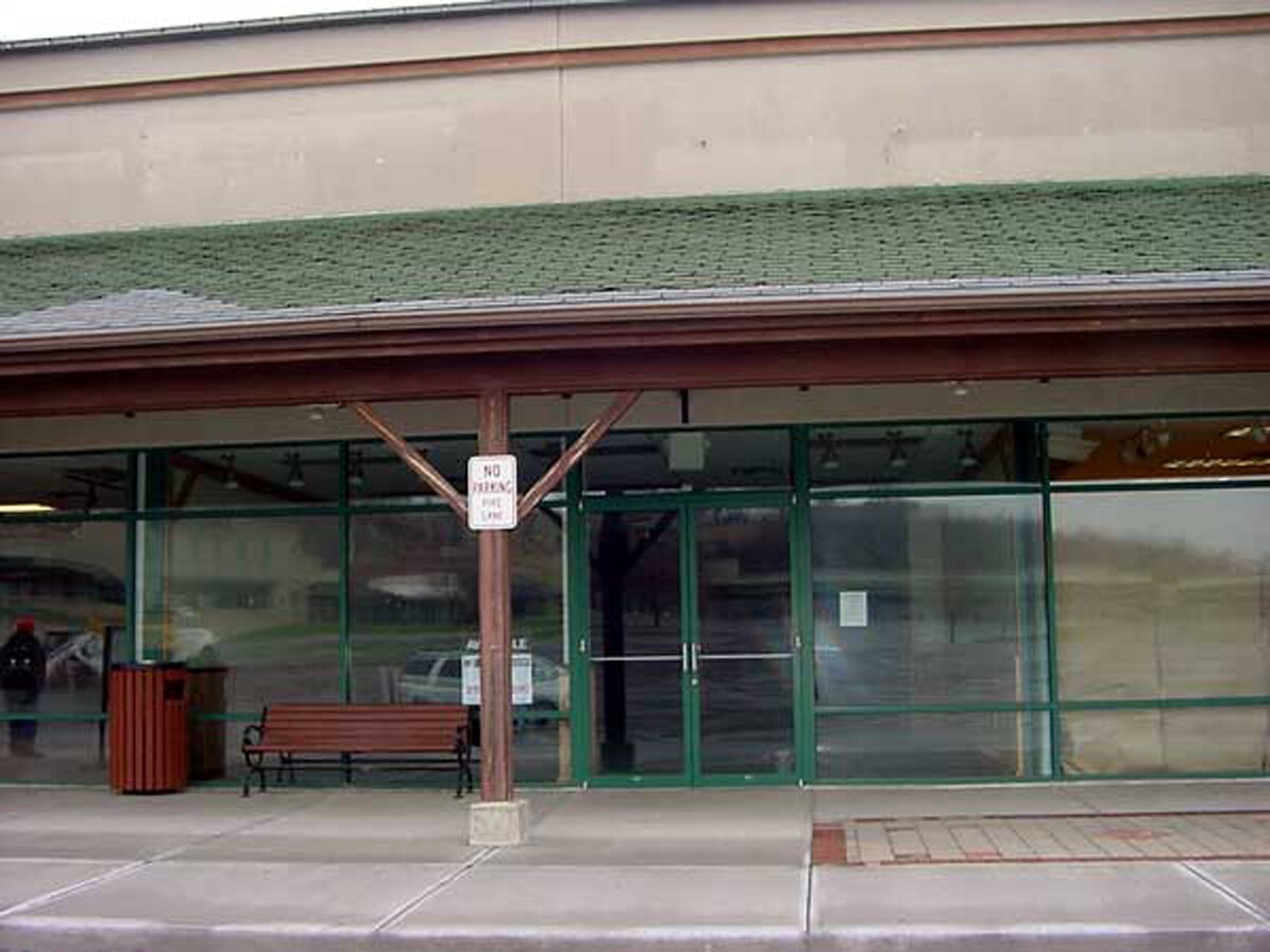 1402-1498 W Old Highway 40, Odessa, MO for lease Interior Photo- Image 1 of 4