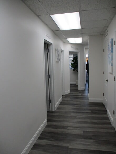 935-943 Sunrise Hwy, Lynbrook, NY for lease - Interior Photo - Image 2 of 19