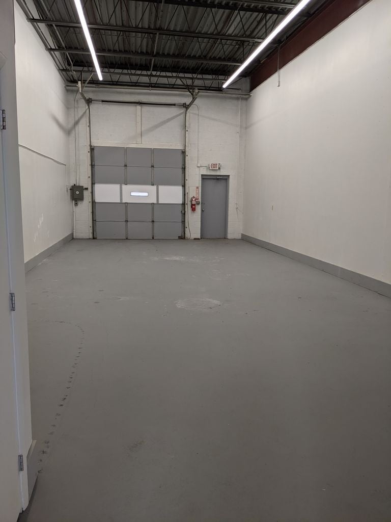 901-912 Columbia Cir, Merrimack, NH for lease Interior Photo- Image 1 of 4