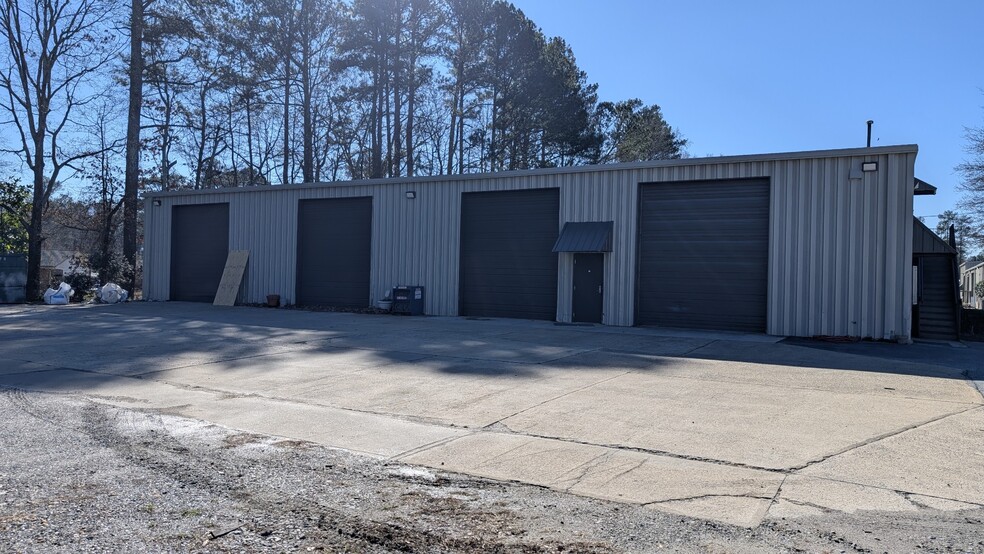 395 Farmer Ct, Lawrenceville, GA for lease - Building Photo - Image 1 of 4