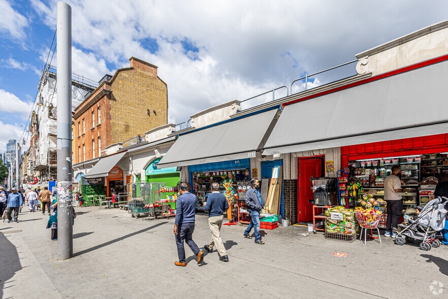 309 Whitechapel Rd, London for lease - Primary Photo - Image 1 of 2