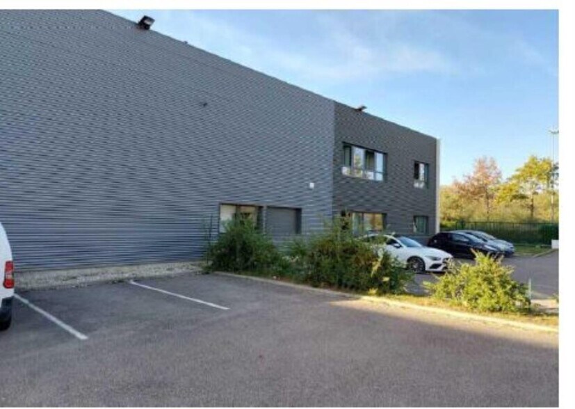 3 Rue Paul Rieupeyroux, Saint-Priest à louer - Photo du bâtiment - Image 2 de 10