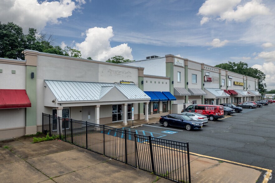 295 US Highway 46, Rockaway, NJ à vendre - Photo du bâtiment - Image 3 de 12