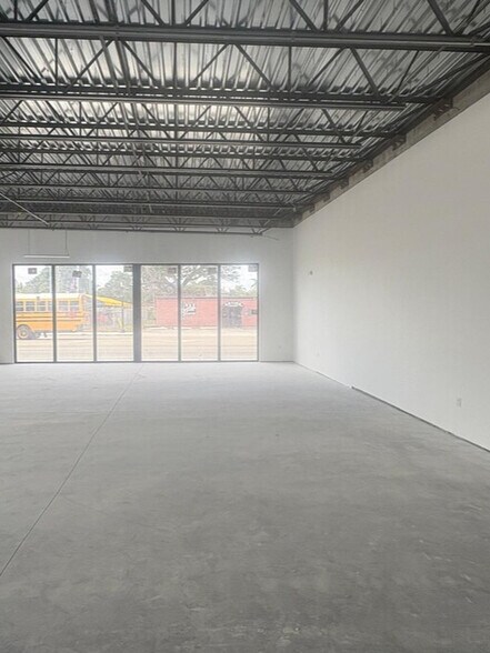 2215 N Federal Hwy, Hollywood, FL à vendre - Photo du bâtiment - Image 3 de 44