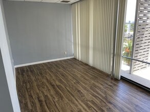 3325 Hollywood Blvd, Hollywood, FL for lease Interior Photo- Image 1 of 4