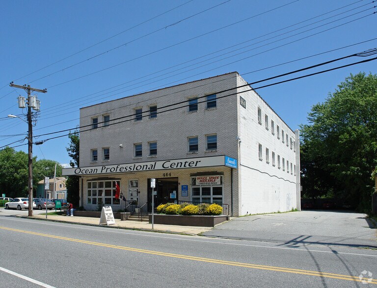 464 Ocean Ave, New London, CT à louer - Photo du bâtiment - Image 1 de 4