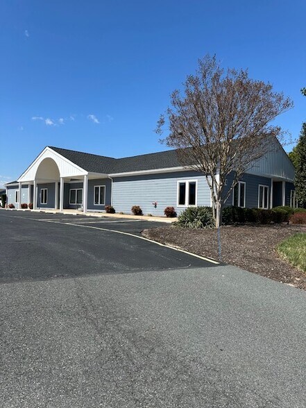 724 S New St, Dover, DE à louer - Photo du bâtiment - Image 2 de 2