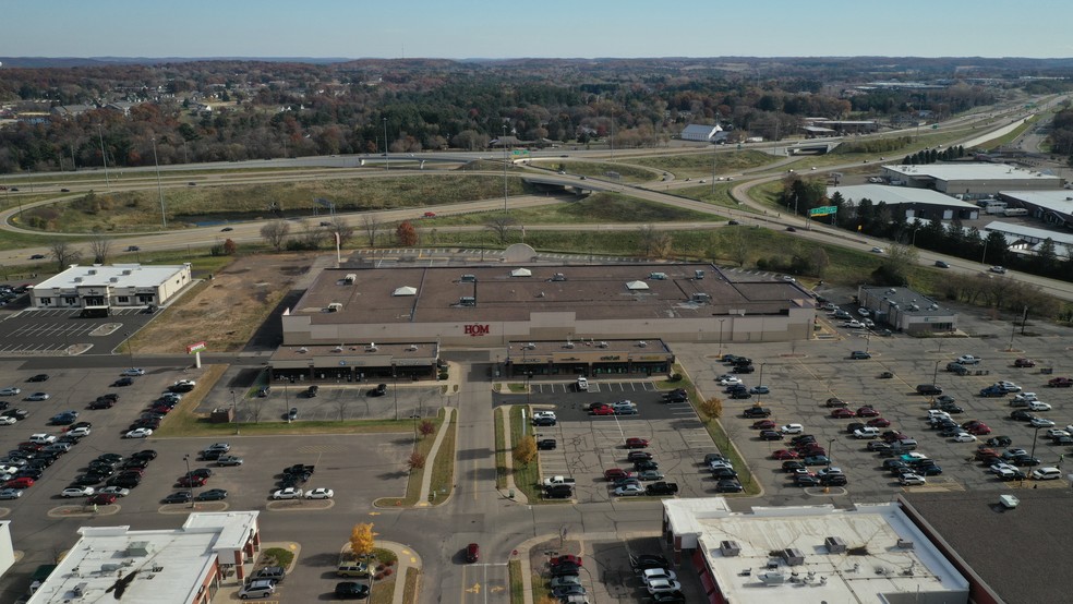 2921 Mall Dr, Eau Claire, WI for lease - Building Photo - Image 2 of 20