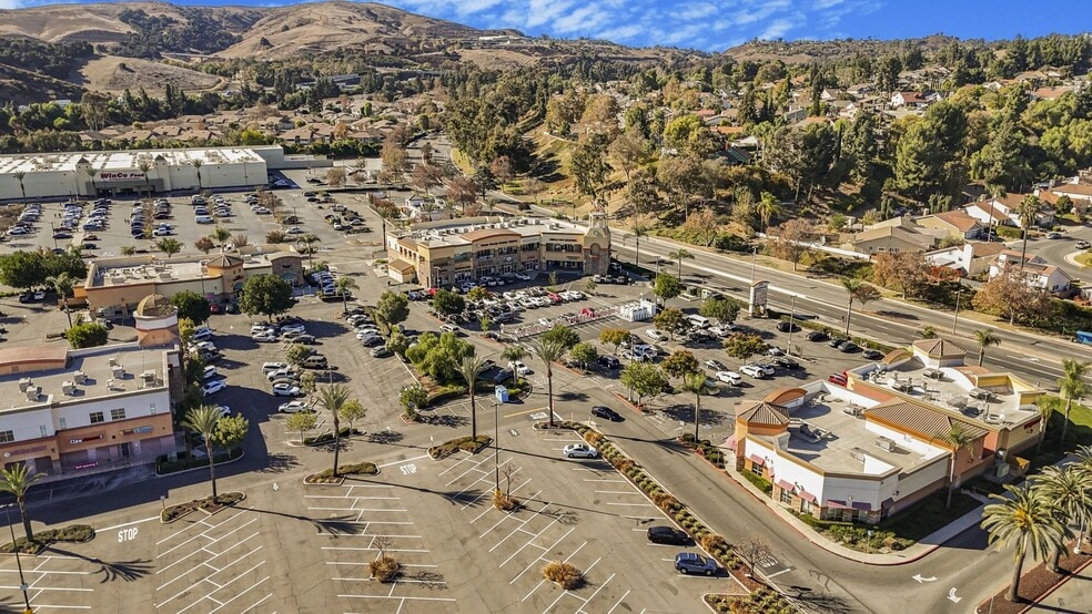 50 & 58 Rio Rancho Rd portefeuille de 2 propriétés à vendre sur LoopNet.ca - Photo du bâtiment - Image 3 de 9