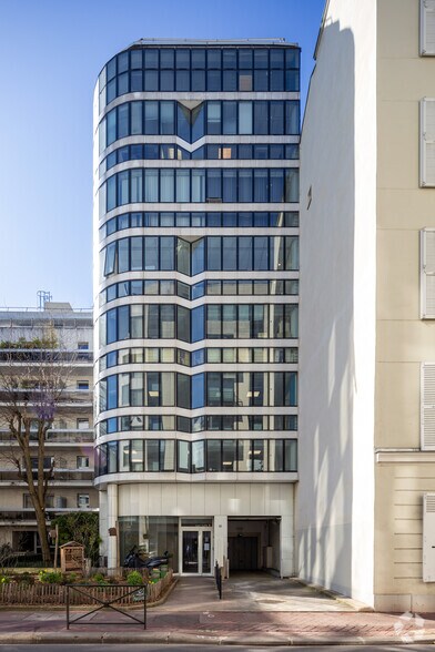 45 Rue Anatole France, Levallois-Perret à louer - Photo du bâtiment - Image 2 de 3