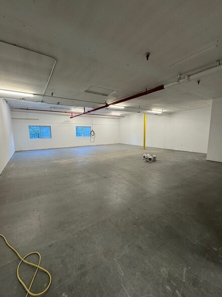 12715 Miller Rd NE, Bainbridge Island, WA for lease - Building Photo - Image 3 of 7