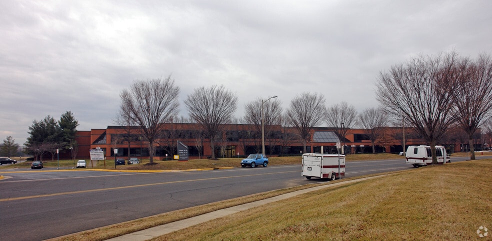 741 Miller Dr SE, Leesburg, VA for lease - Building Photo - Image 3 of 3