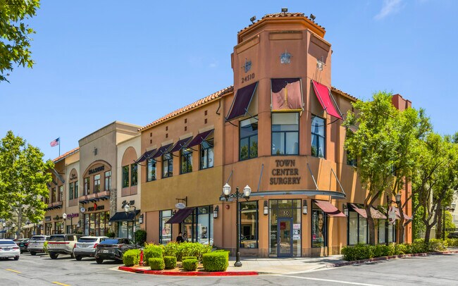Plus de détails pour 24510 Town Center Dr, Valencia, CA - Commerce de détail à vendre