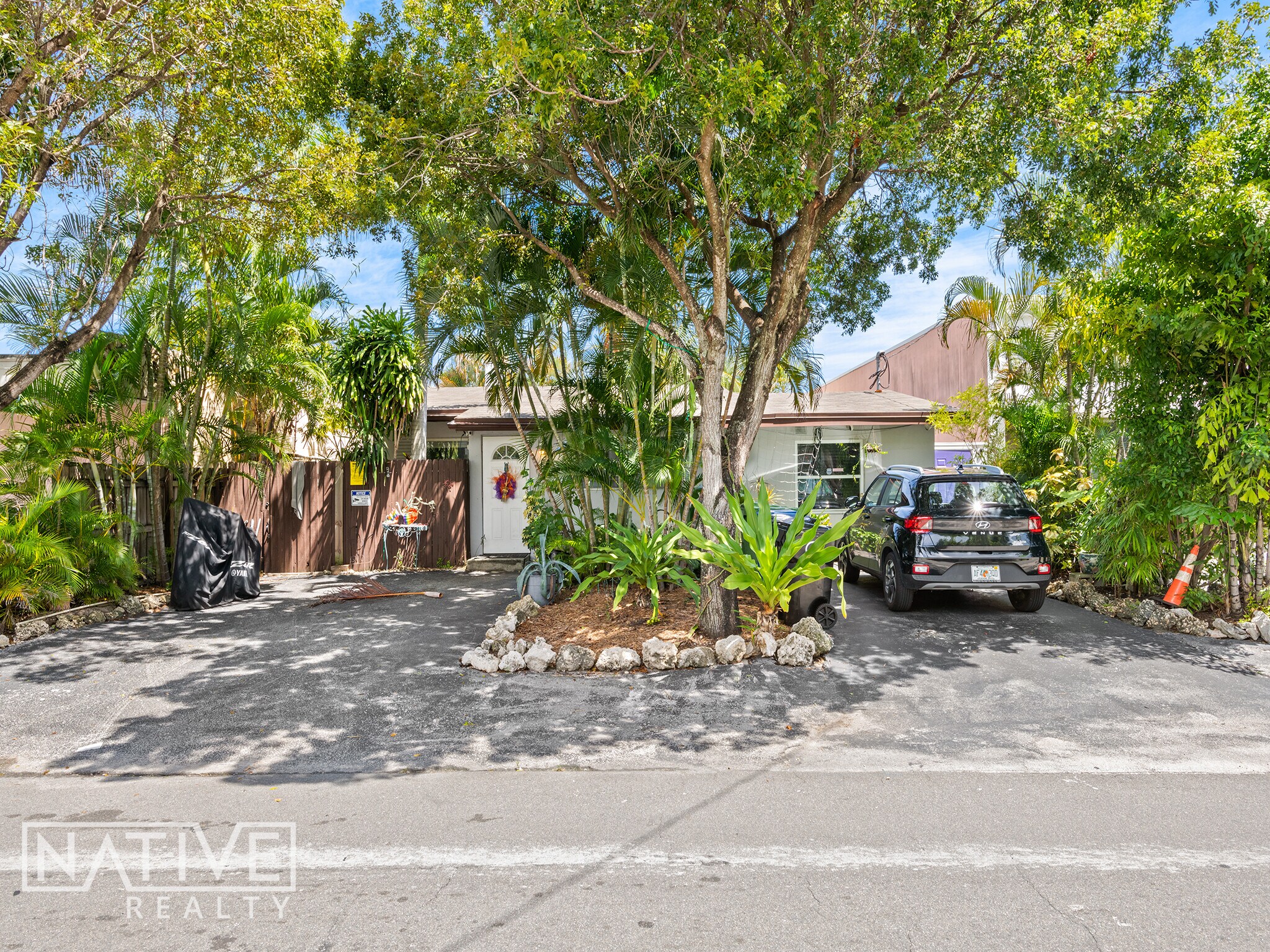 1238 NE 7th Ave, Fort Lauderdale, FL à vendre Photo du bâtiment- Image 1 de 12