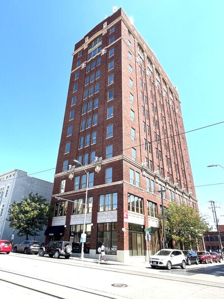 1627 Main St, Kansas City, MO à louer - Photo du bâtiment - Image 1 de 2