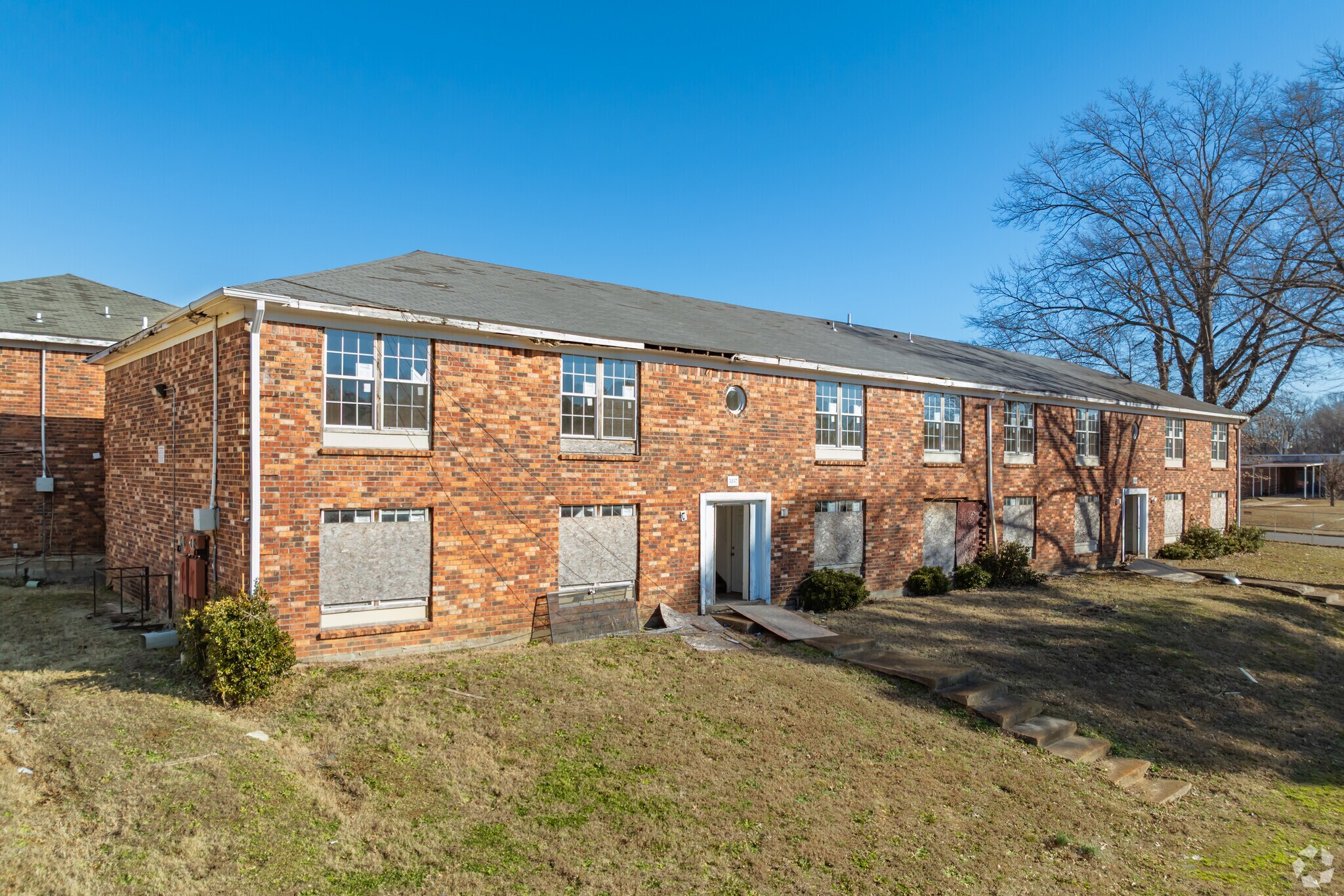 1717 Crimson Cir, Memphis, TN à vendre Photo du bâtiment- Image 1 de 15