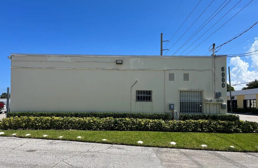 6000 Georgia Ave, West Palm Beach, FL à louer - Photo du bâtiment - Image 3 de 17