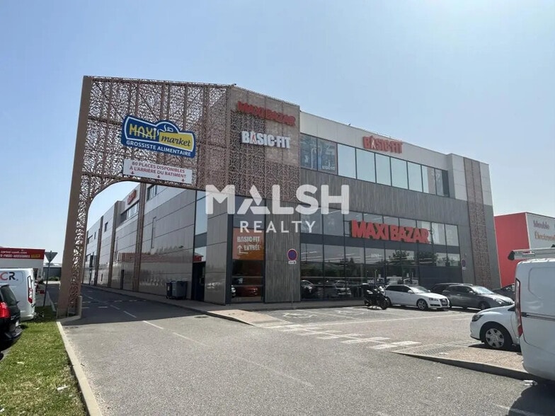 Bureau dans Saint-Priest à louer - Photo du bâtiment - Image 1 de 13