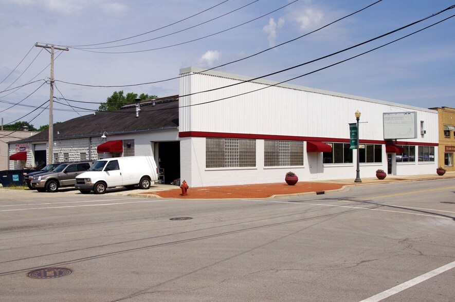 455 N Ottawa St, Joliet, IL à louer - Photo du bâtiment - Image 2 de 9