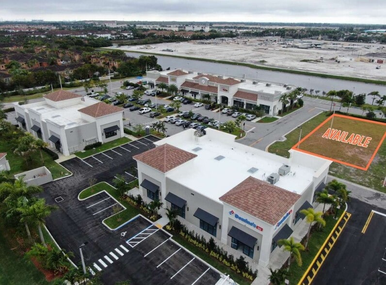 12280 Miramar Blvd, Miramar, FL à louer - Photo du bâtiment - Image 2 de 5