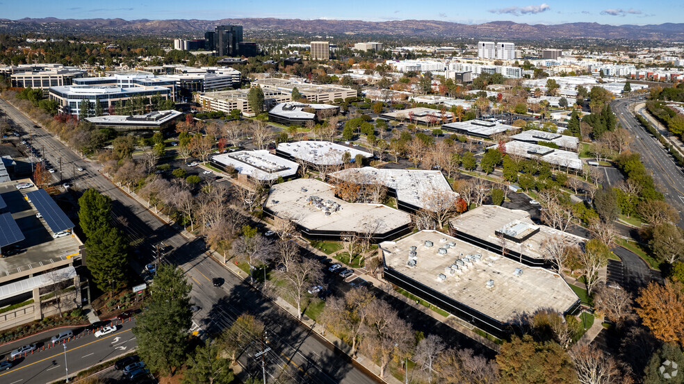 21011 Warner Center Ln, Woodland Hills, CA for lease - Aerial - Image 2 of 5