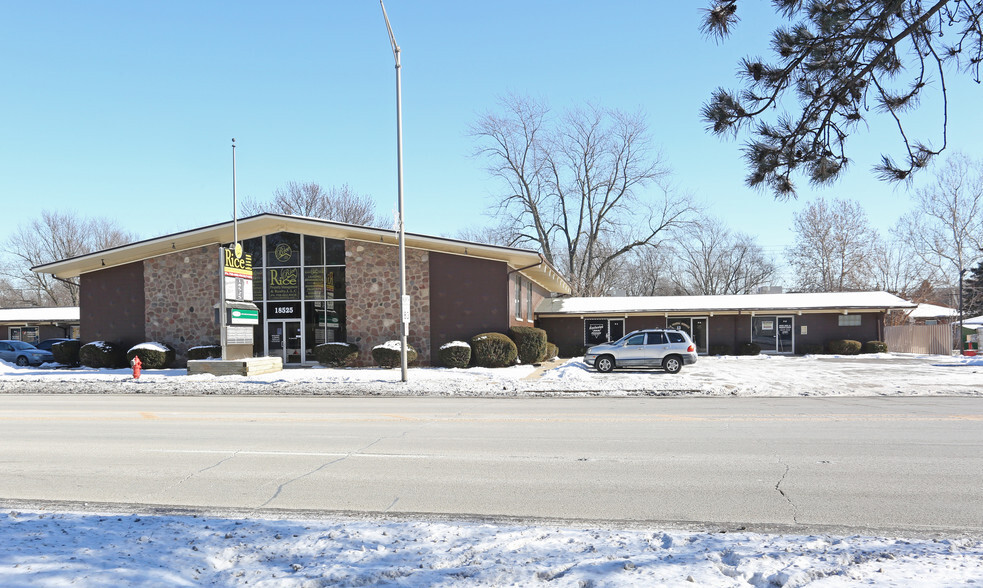 18525 S Torrence Ave, Lansing, IL for lease - Primary Photo - Image 1 of 38