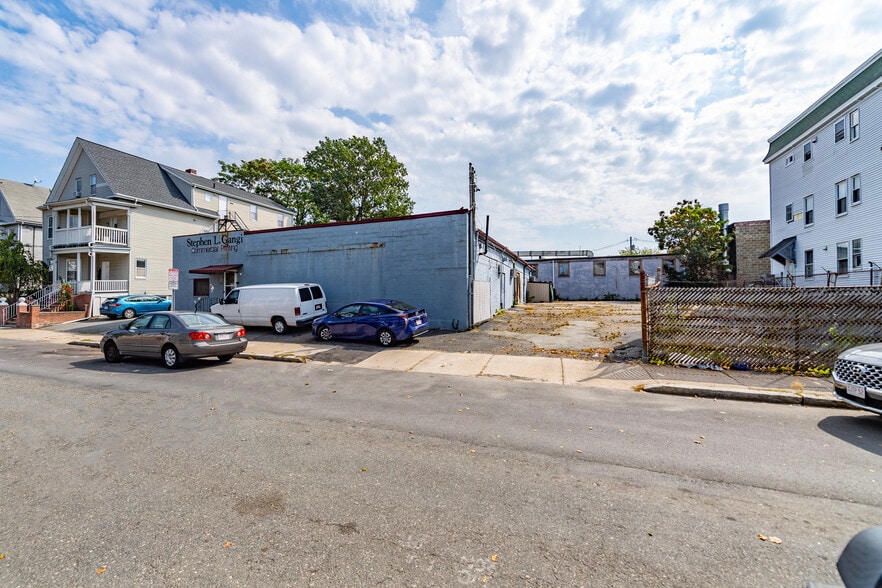 17 Kensington Ave, Somerville, MA à vendre - Photo du bâtiment - Image 3 de 20