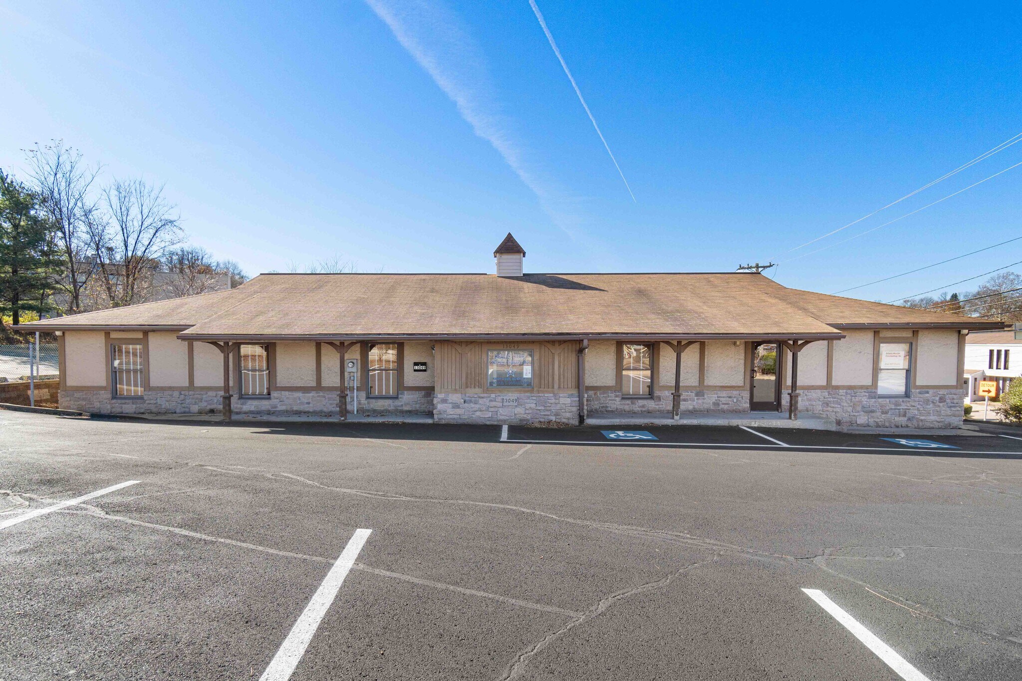 13049 Frankstown Rd, Pittsburgh, PA for lease Primary Photo- Image 1 of 25