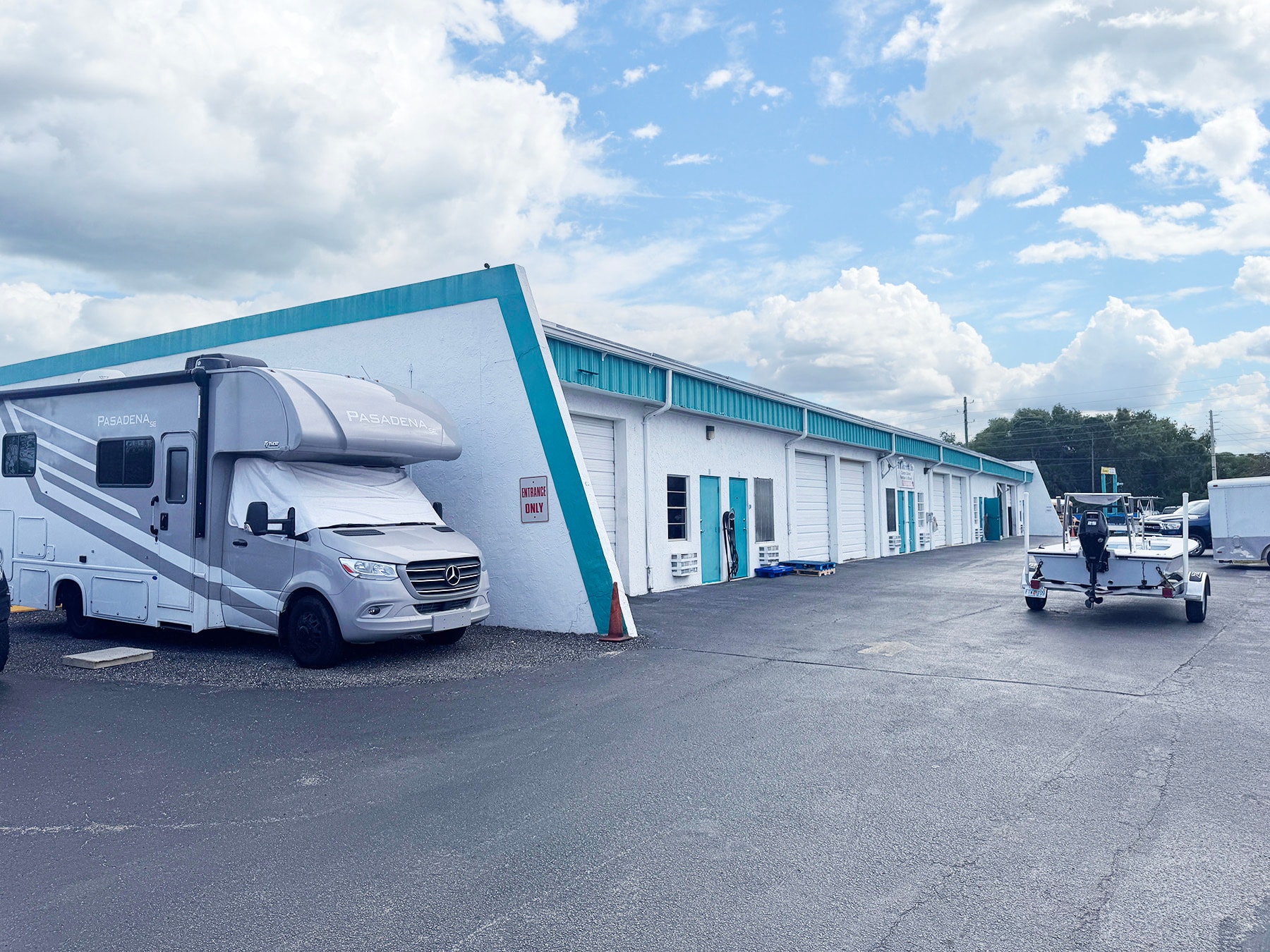 900-920 NE Industrial Blvd, Jensen Beach, FL for lease Primary Photo- Image 1 of 7