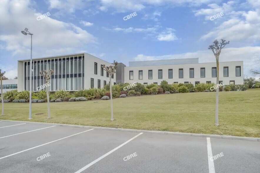 Bureau dans Labège à louer - Photo du bâtiment - Image 3 de 12