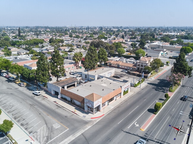 Plus de détails pour 15742-15744 California Ave, Paramount, CA - Commerce de détail à vendre