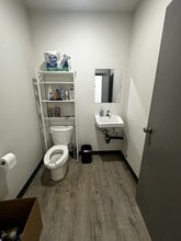 4511 Glenmore Trl SE, Calgary, AB for lease Interior Photo- Image 2 of 10