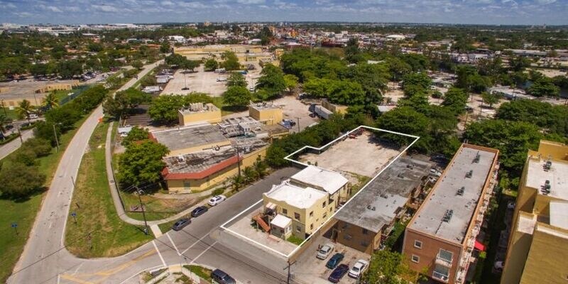 2765 NW 17th Ter, Miami, FL à vendre Photo du bâtiment- Image 1 de 11