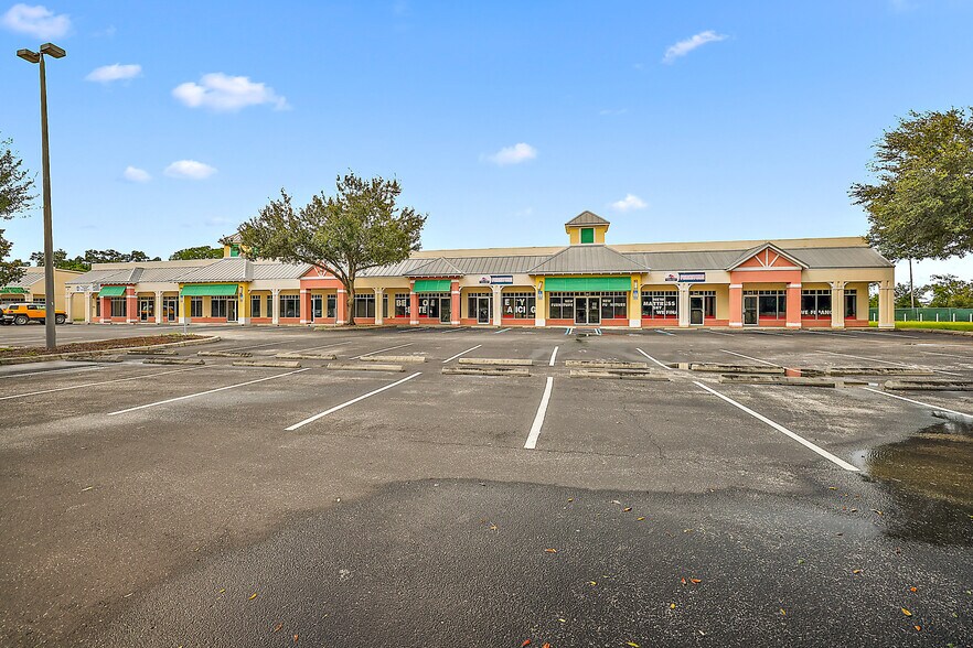 20180 N US Highway 27, Clermont, FL à louer - Photo du bâtiment - Image 3 de 16