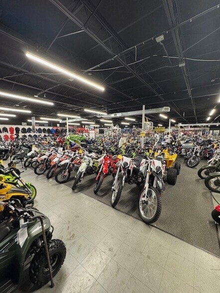 4030 Sunrise Hwy, Oakdale, NY for sale - Interior Photo - Image 2 of 3