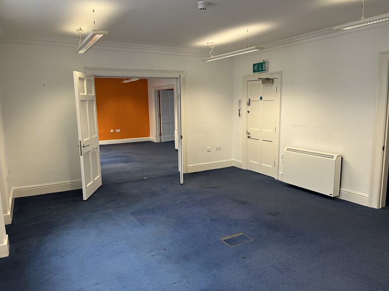 17-21 Charles St, Bath à vendre - Photo du bâtiment - Image 3 de 3