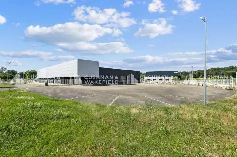 Bureau dans Saint-Priest à louer - Photo du bâtiment - Image 3 de 15