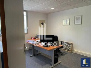 Office in Marseille for lease Interior Photo- Image 2 of 7