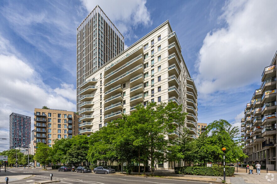 4 Liberty Bridge Rd, Londres à louer - Photo principale - Image 1 de 10