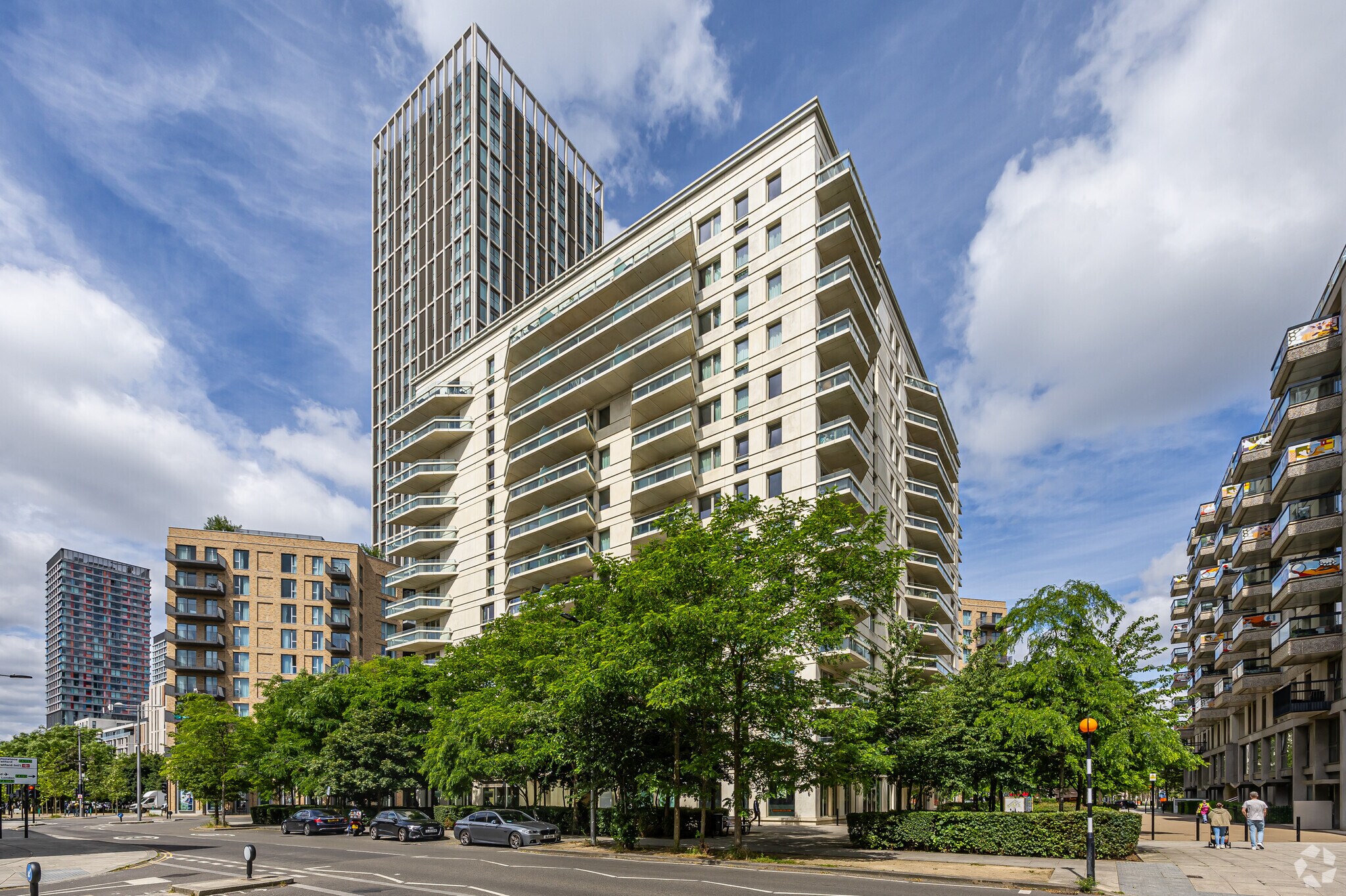 4 Liberty Bridge Rd, Londres à louer Photo principale- Image 1 de 11