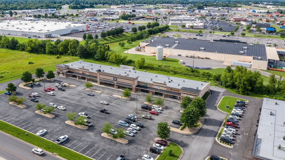 4645 Village Square Dr, Paducah, KY for lease - Building Photo - Image 2 of 25