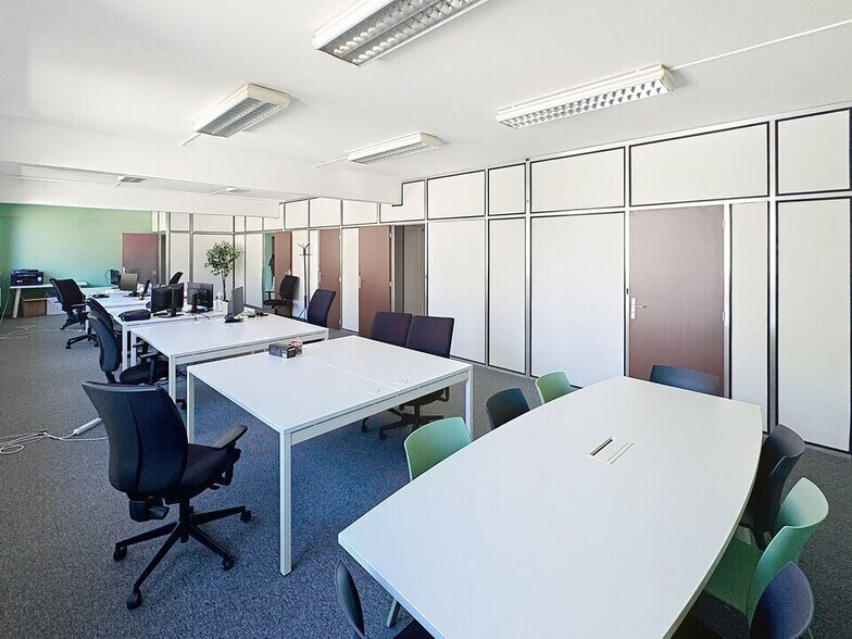Office in Reims for lease - Interior Photo - Image 3 of 13