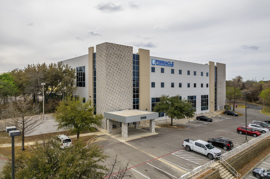 5109 Medical Dr, San Antonio, TX for lease - Building Photo - Image 1 of 7