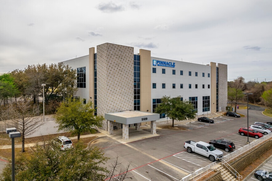 5109 Medical Dr, San Antonio, TX for lease - Primary Photo - Image 1 of 7