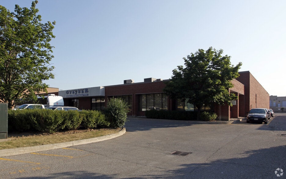 5895 Whittle Rd, Mississauga, ON for lease - Building Photo - Image 3 of 5